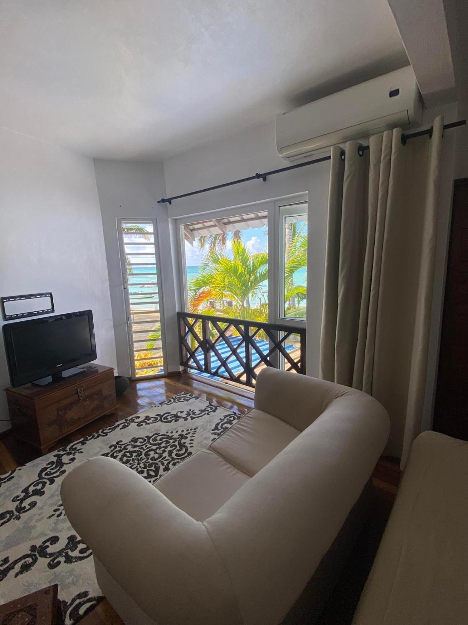 Islands View - Mazor Beach Villas Grande Gaube Room photo